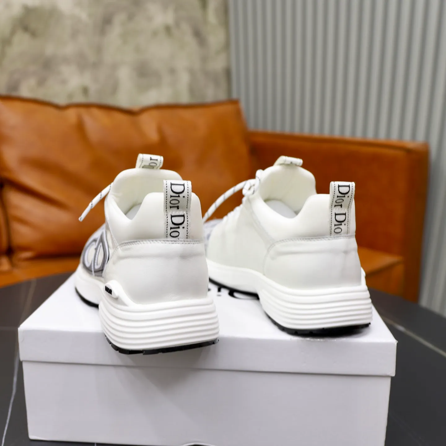 Ex-factory price: 462💰🙅‍♂️🙅‍♂️🙅‍♂️ Brand: Dior DIOR Standard code: 38-44 (45 customized) Grade: Same as the official website Material: Original material splicing Comfortable and breathable lining Lightweight and wear-resistant sports outsole Style category: Men's fashionable casual shoes Running sneakers Distinguished luxury brand elements Top luxury Color: actual picture color